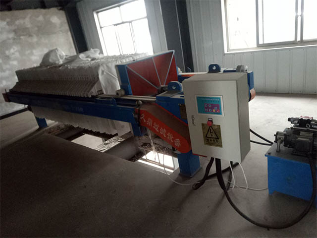 武威-壓濾機(jī)使用現(xiàn)場(chǎng)