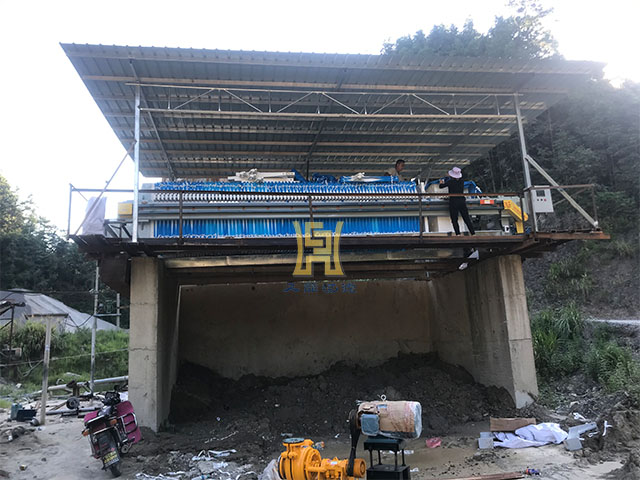 寧夏-尾礦壓濾機(jī)使用現(xiàn)場(chǎng)